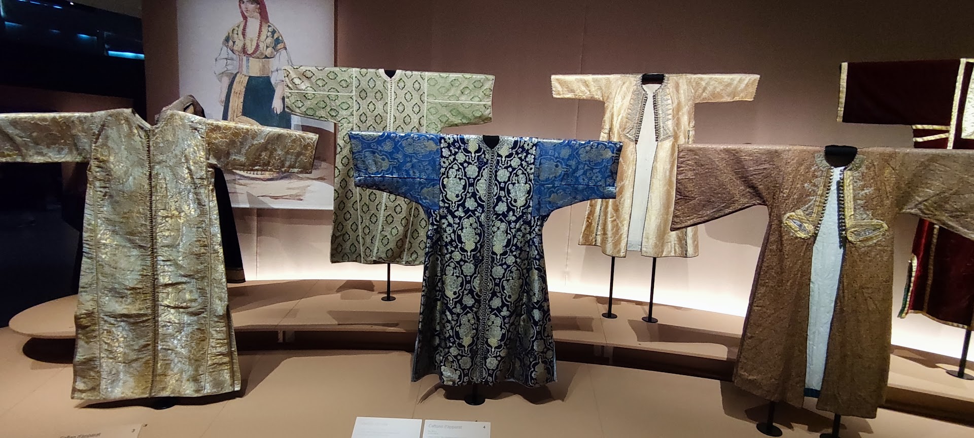Vêtements brodés